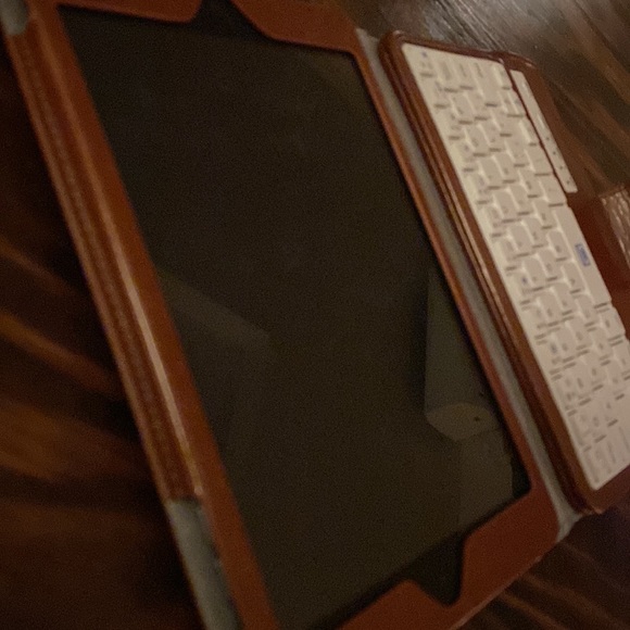 iPad Mini - Picture 4 of 5